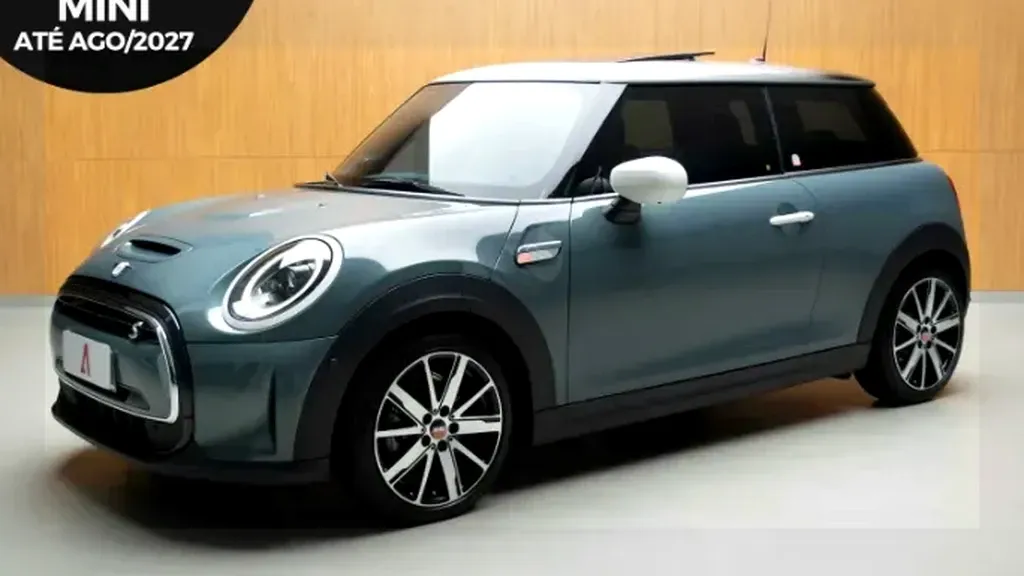 Foto de um mini cooper se