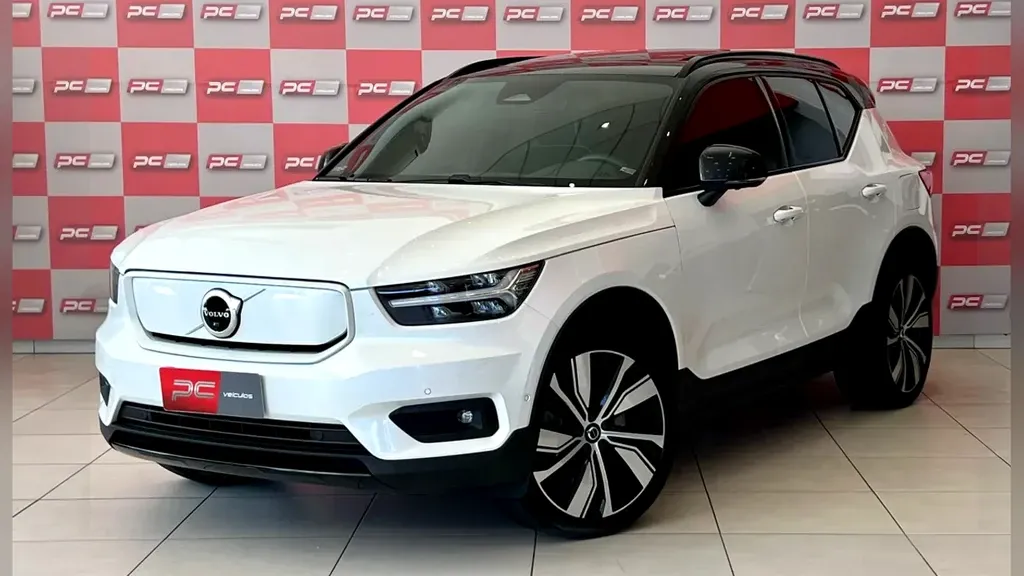 Foto de um volvo xc40 recharge
