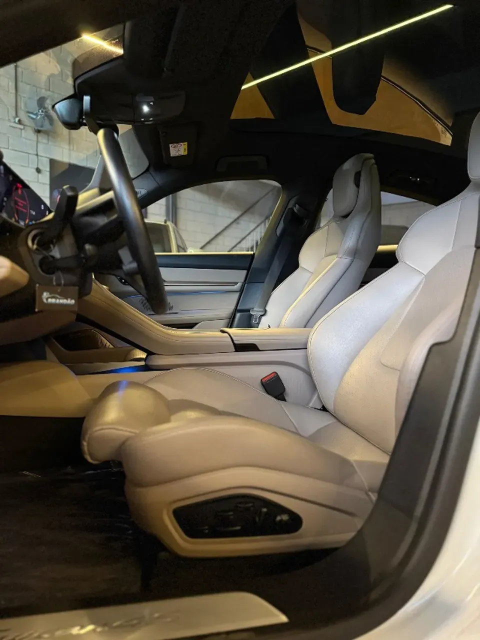 Porsche Taycan - Imagem 15