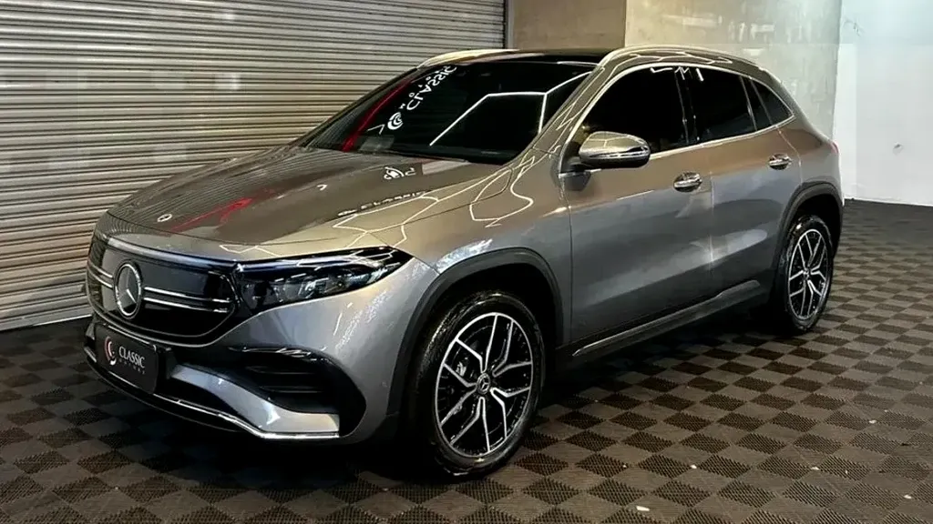 Foto de um mercedes eqa 250