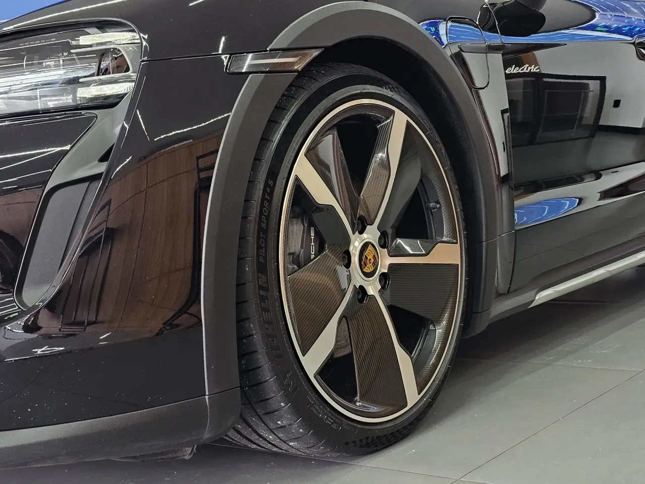 Porsche Taycan - Imagem 4