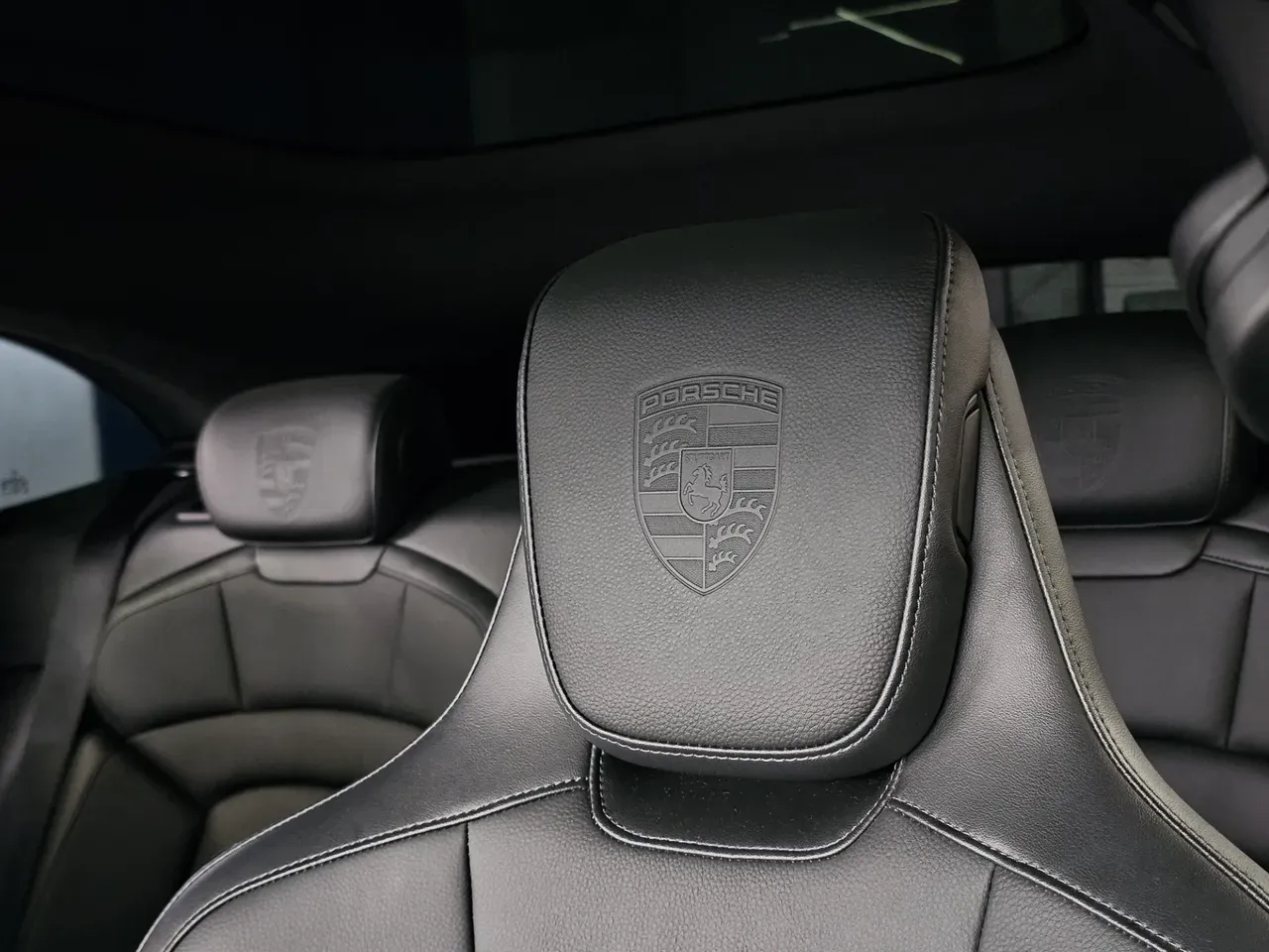 Porsche Taycan - Imagem 13