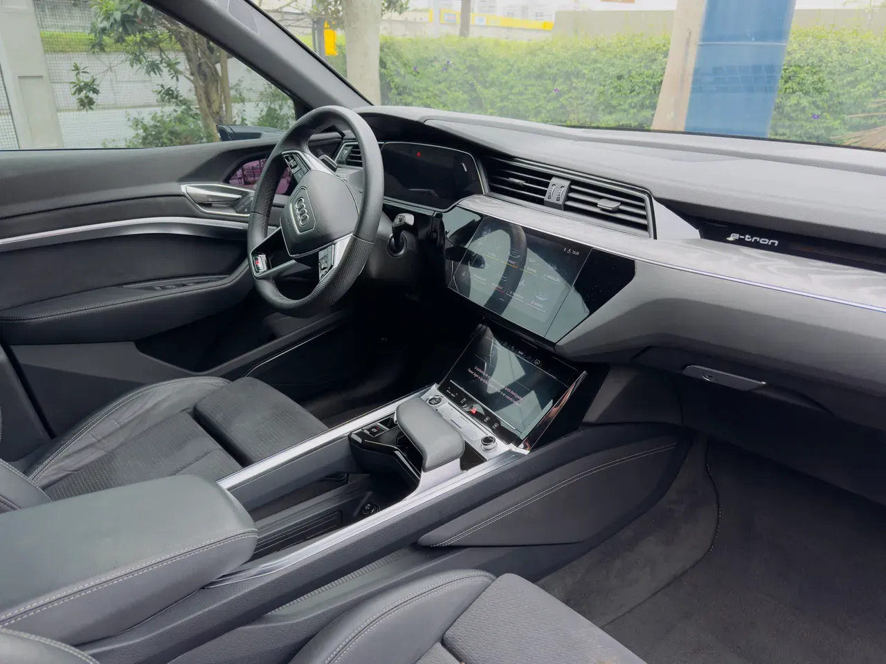 Audi Q8 E-tron - Imagem 2