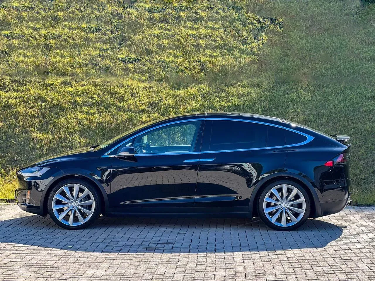 Tesla Model X - Imagem 7