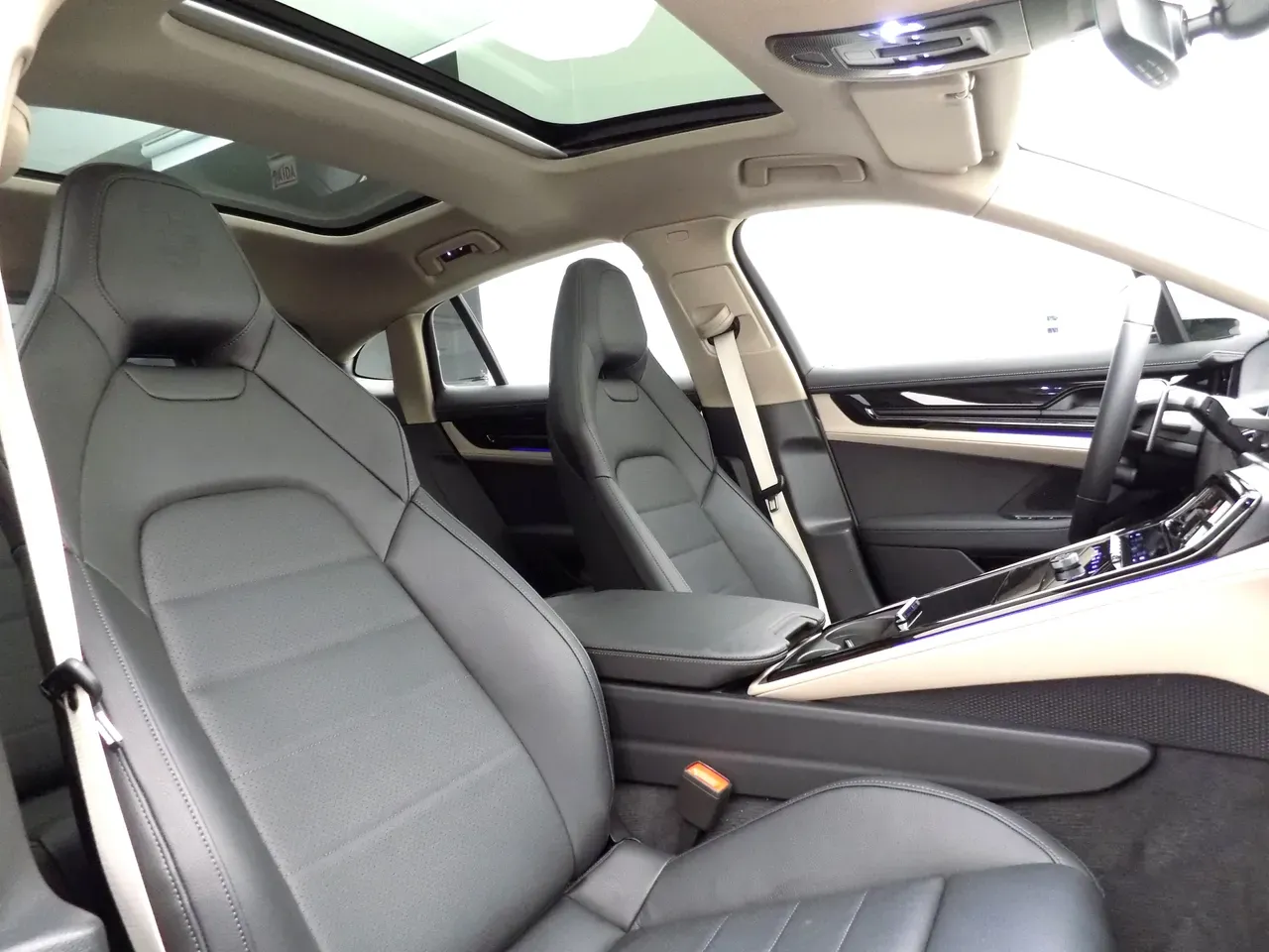 Porsche Panamera 4 E-hybrid - Imagem 16