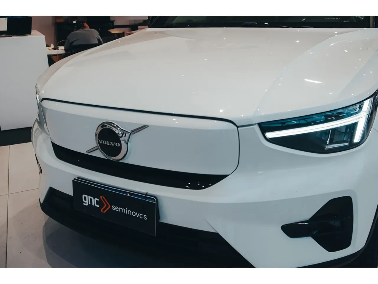 Volvo XC40 Recharge - Imagem 2