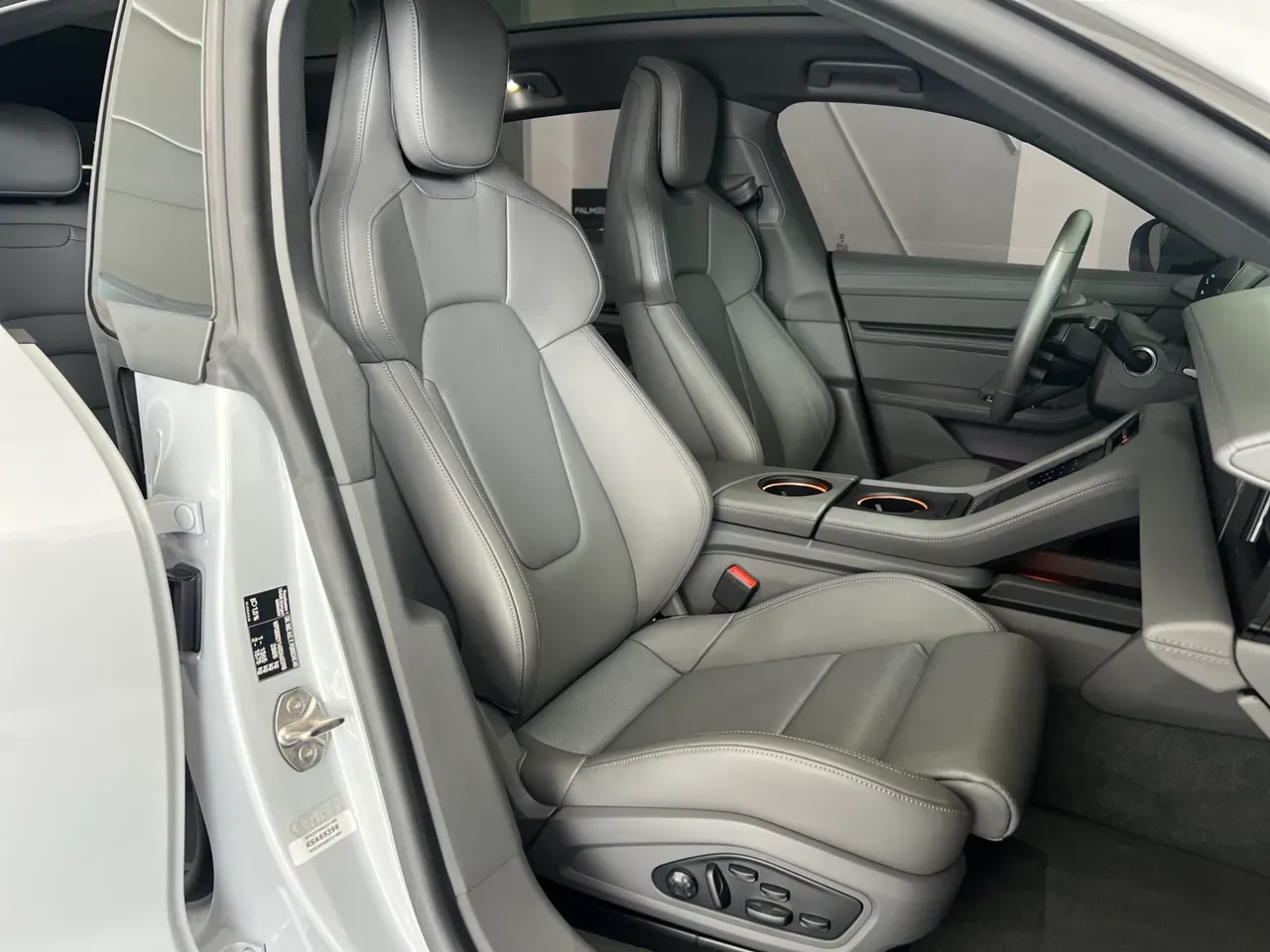 Porsche Taycan - Imagem 10