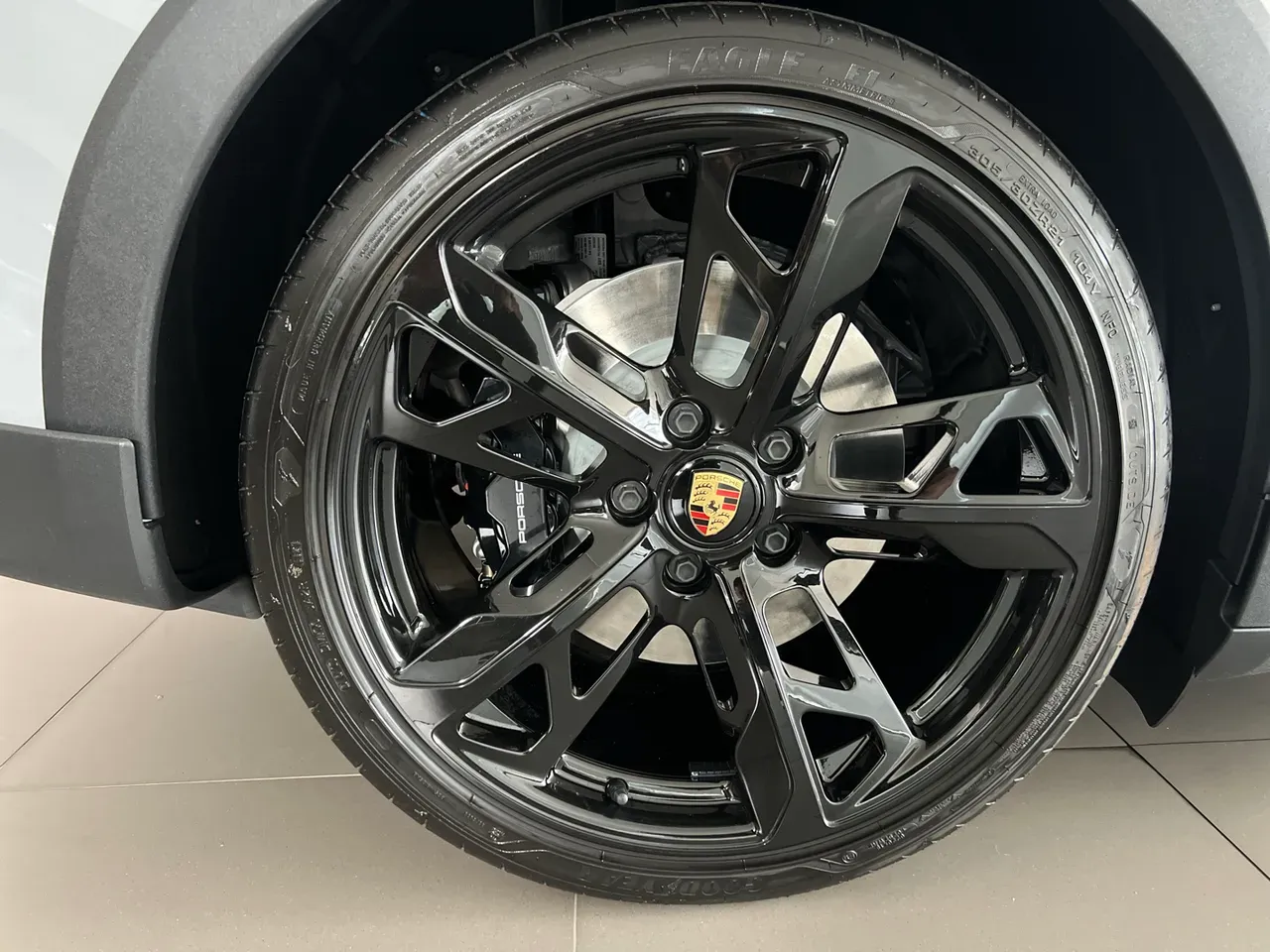 Porsche Taycan - Imagem 5