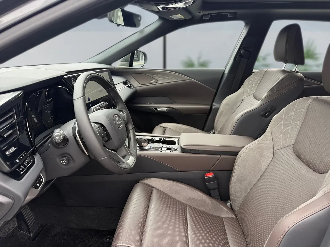 Lexus Nx 450h+ - Imagem 7