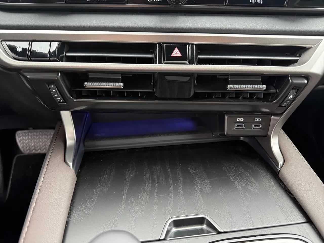 Lexus Nx 450h+ - Imagem 17