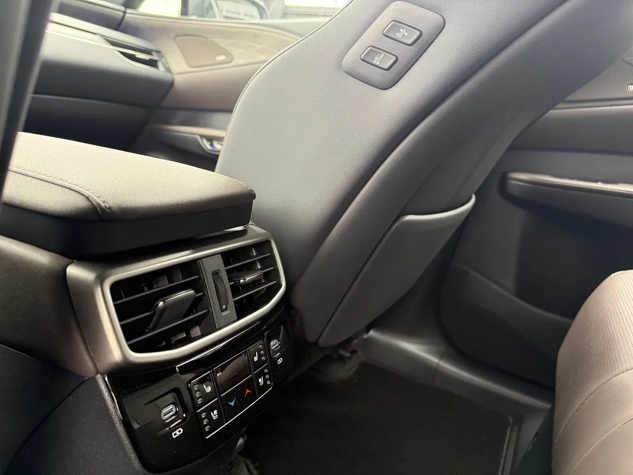 Lexus Nx 450h+ - Imagem 20