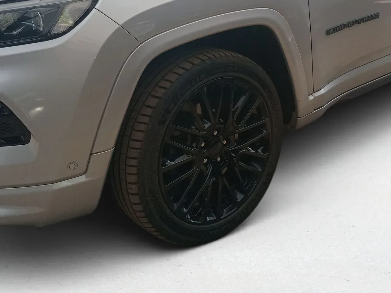 Jeep Compass 4xe Plug-in Hybrid - Imagem 6