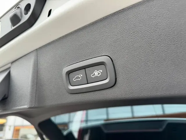 Volvo EX40 - Imagem 20