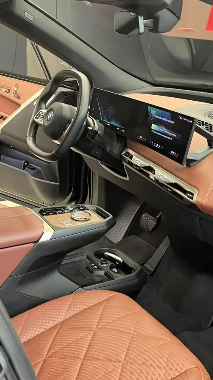 BMW Ix - Imagem 13
