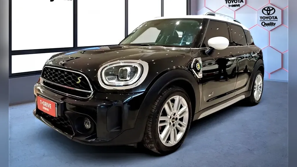 Foto de um mini countryman se all4