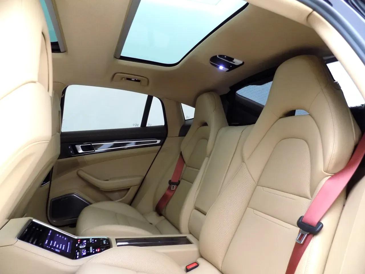 Porsche Panamera 4 E-hybrid - Imagem 15