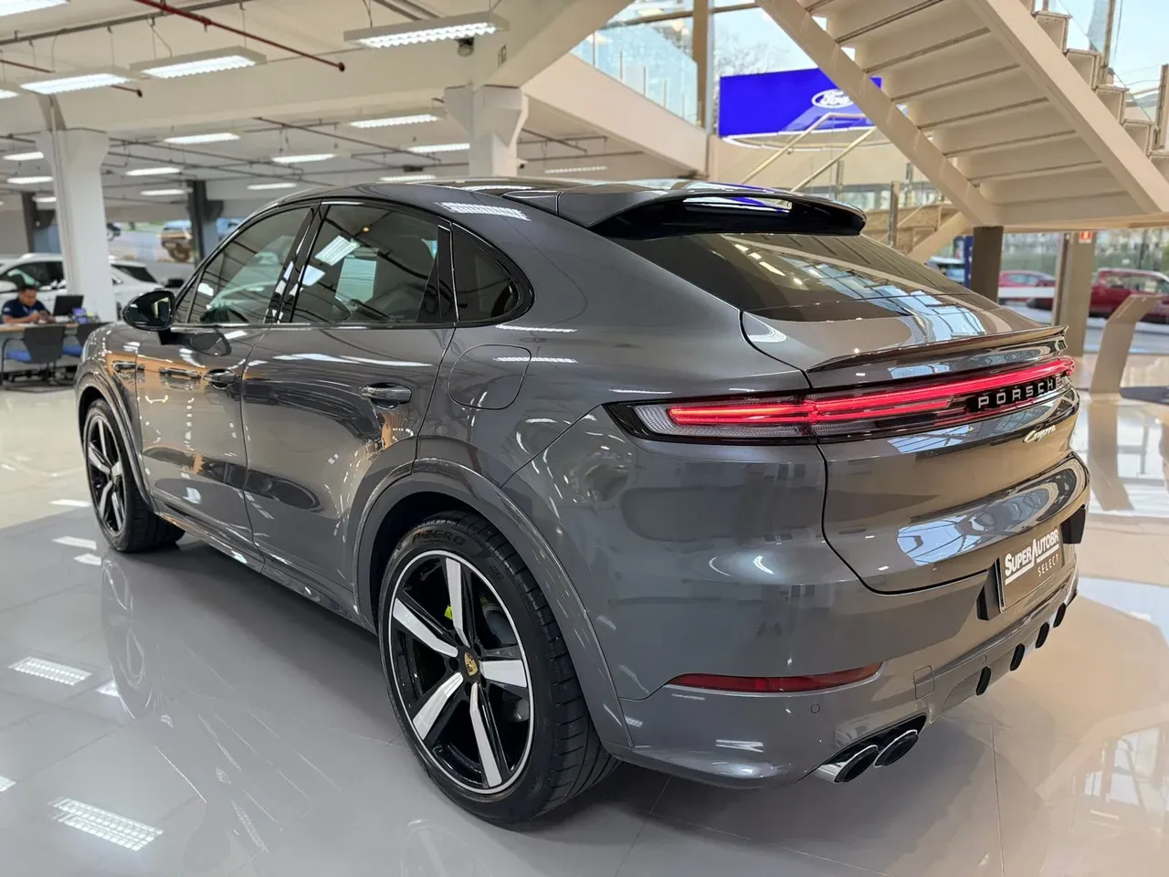 Porsche Cayenne E-hybrid - Imagem 6