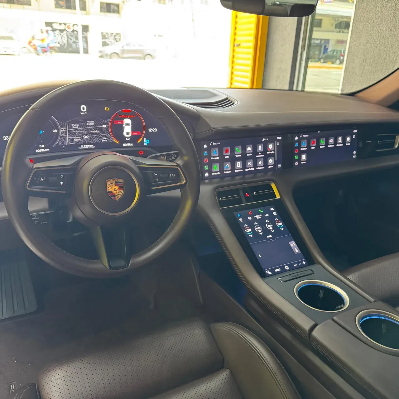 Porsche Taycan - Imagem 9