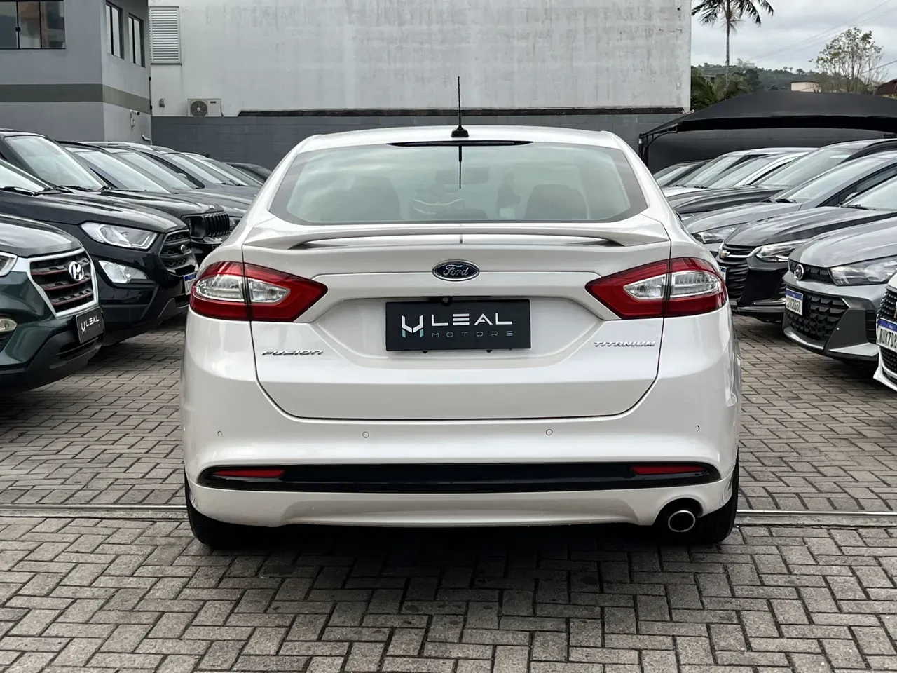 Ford Fusion Plug-in Hybrid - Imagem 5