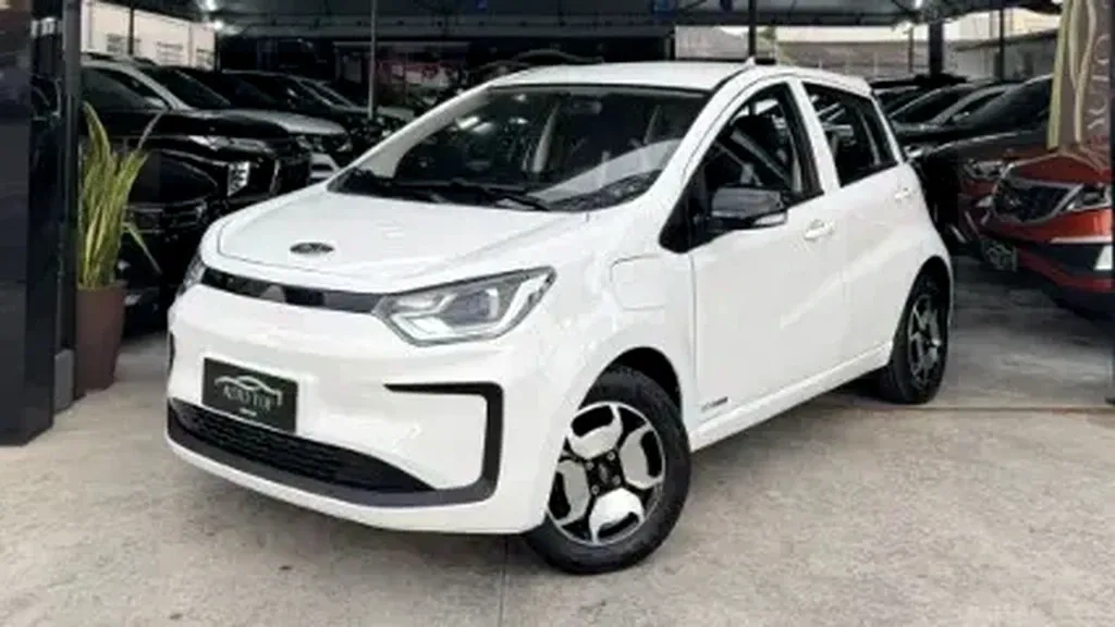 Foto de um jac e-js1