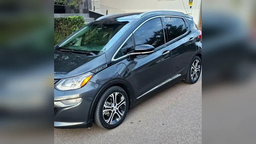 Foto de um chevrolet bolt ev