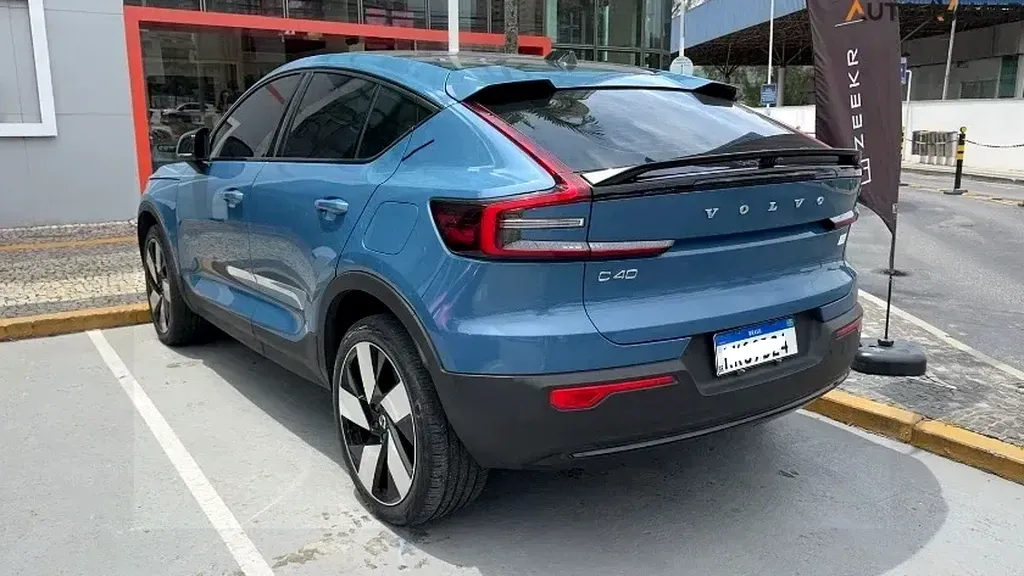 Foto de um volvo c40 recharge