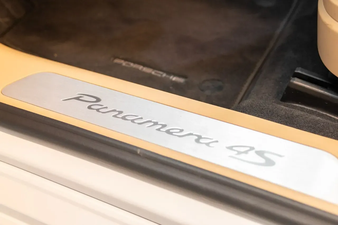 Porsche Panamera 4 E-hybrid - Imagem 12