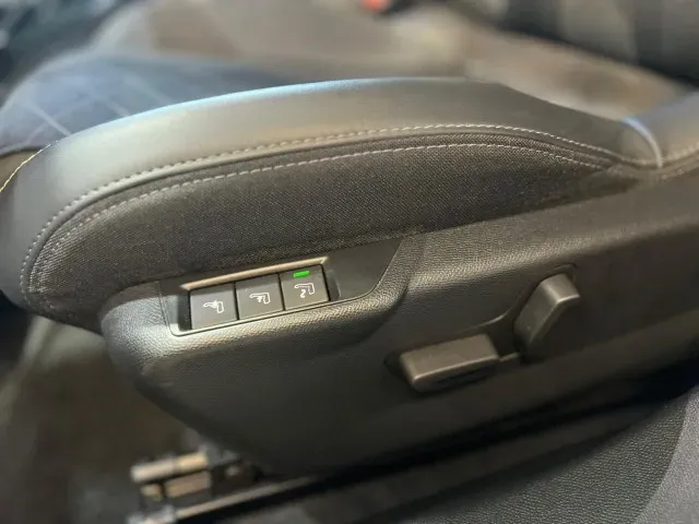 Peugeot E-2008 - Imagem 17