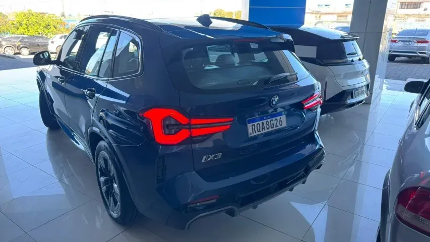 BMW IX3 - Imagem 4