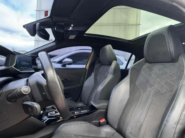 Peugeot E-208 - Imagem 8