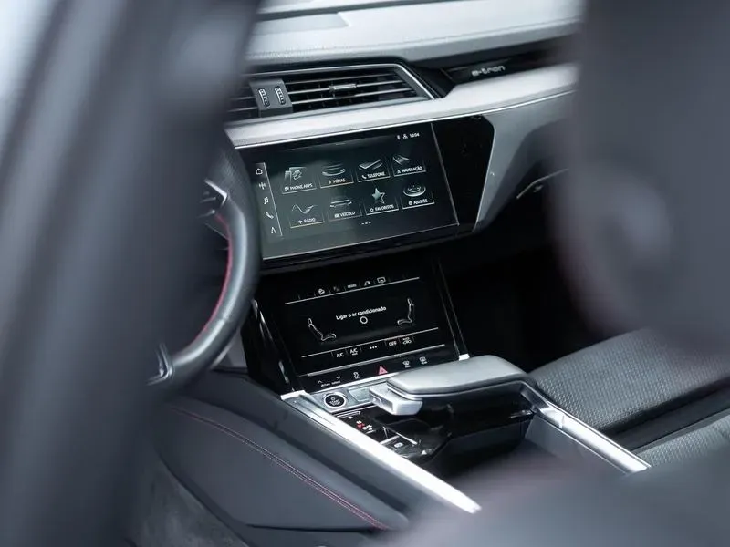 Audi Q8 E-tron - Imagem 9