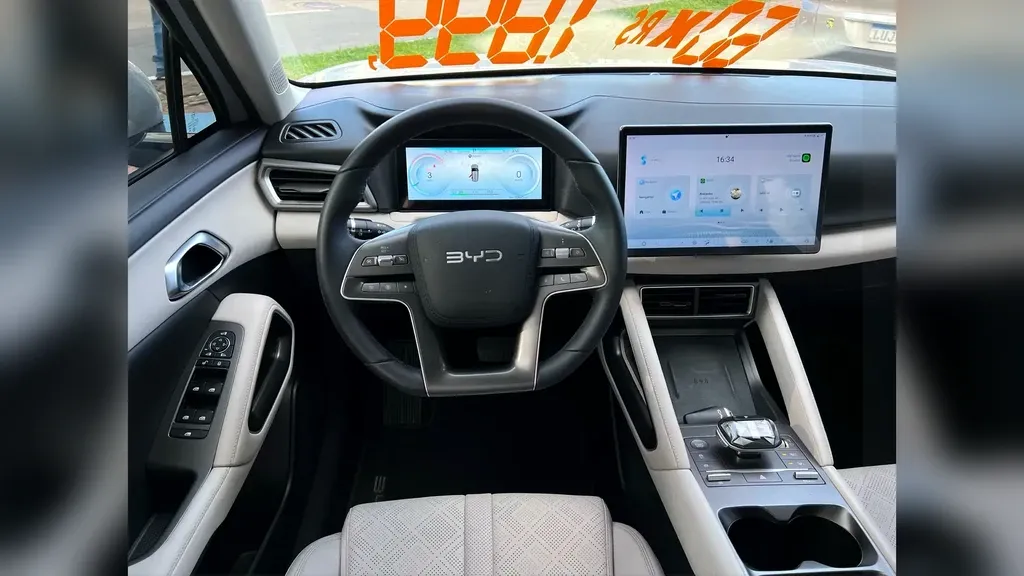 Foto de um byd yuan pro