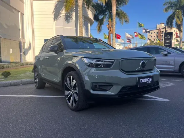 Volvo XC40 Recharge - Imagem 7
