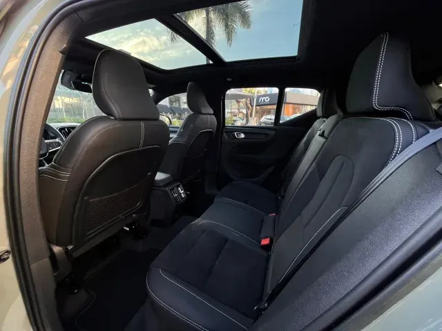 Volvo XC40 Recharge - Imagem 17