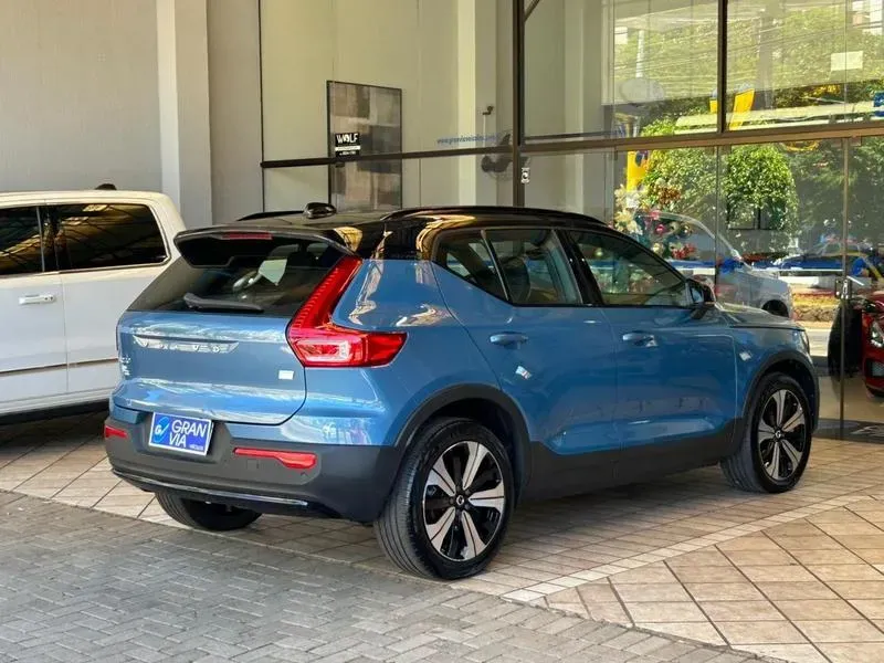 Volvo XC40 Recharge - Imagem 5