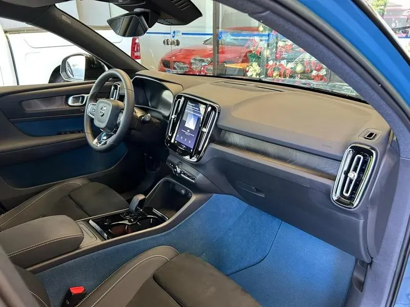 Volvo XC40 Recharge - Imagem 12