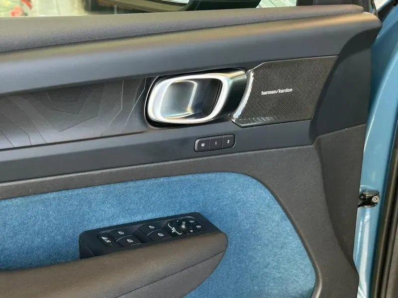 Volvo XC40 Recharge - Imagem 18