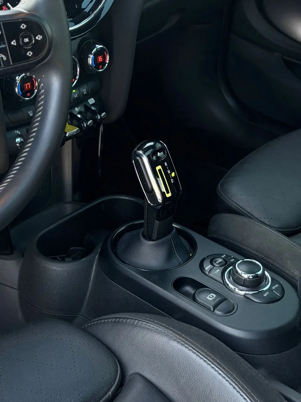 Mini Cooper SE - Imagem 12