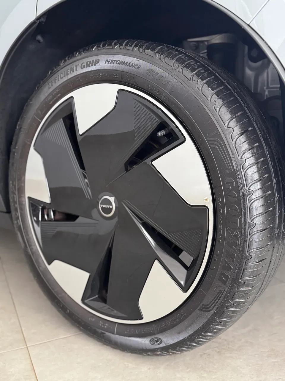 Volvo EX30 - Imagem 3