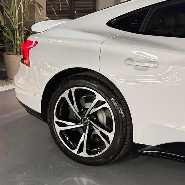 Audi E-tron  GT - Imagem 18