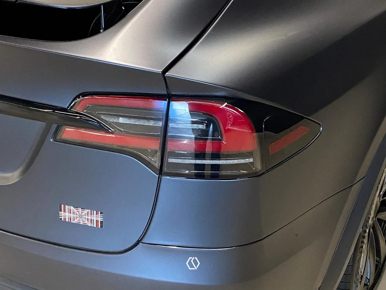 Tesla Model X - Imagem 11