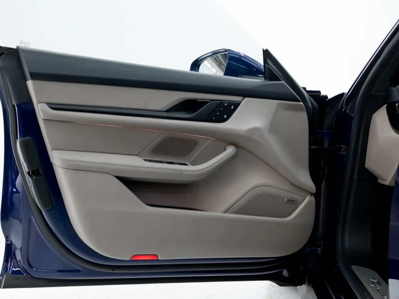 Porsche Taycan - Imagem 17