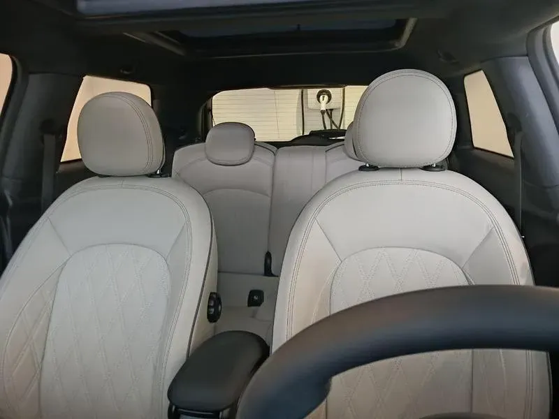 Mini Cooper SE - Imagem 12