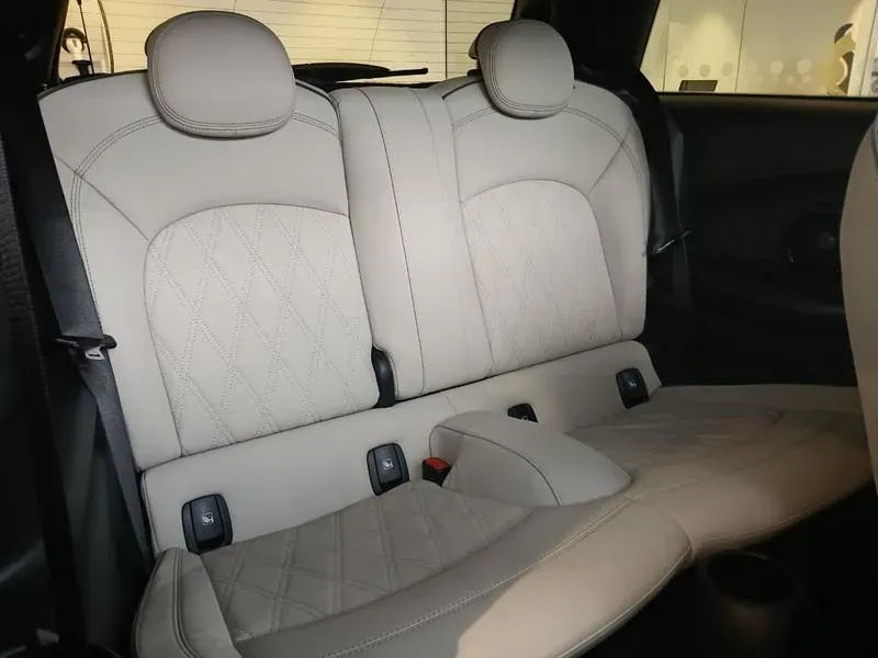 Mini Cooper SE - Imagem 13