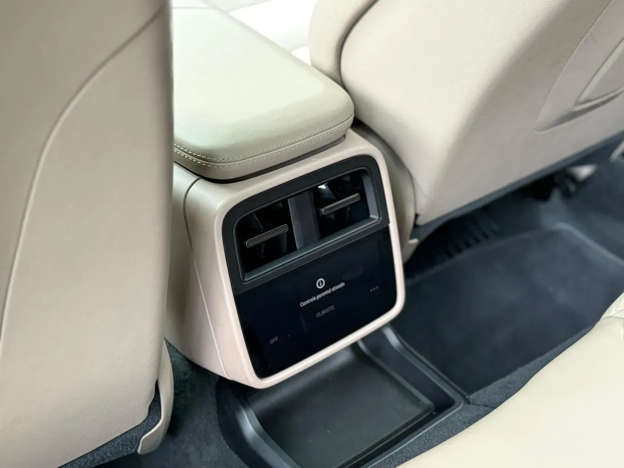 Porsche Taycan - Imagem 14