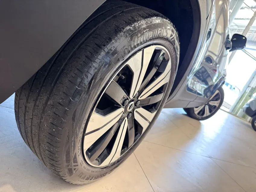 Volvo XC40 Recharge - Imagem 14