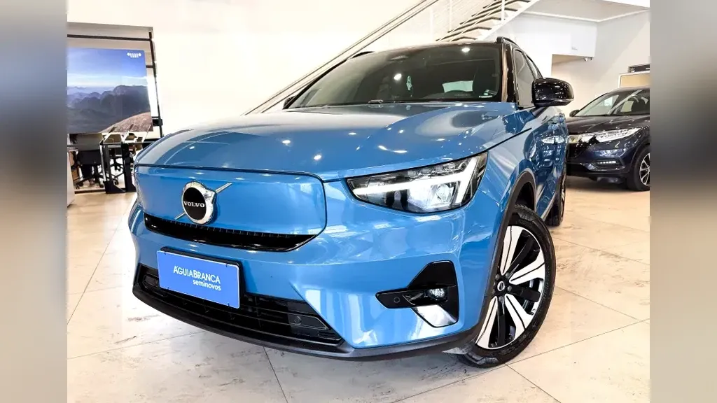 Foto de um volvo xc40 recharge