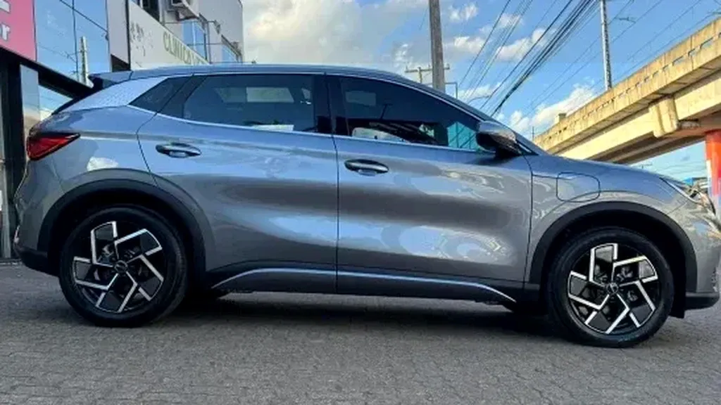 Foto de um byd yuan plus