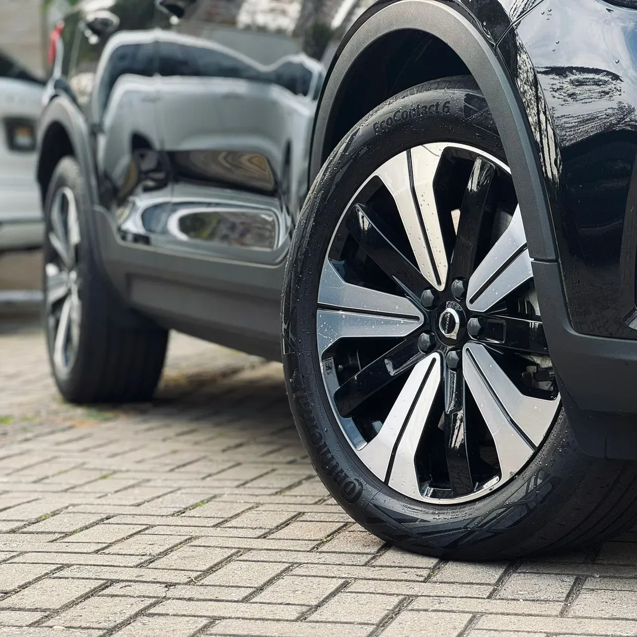 Volvo XC40 Recharge - Imagem 2