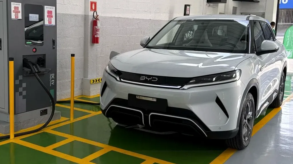 Foto de um byd yuan pro